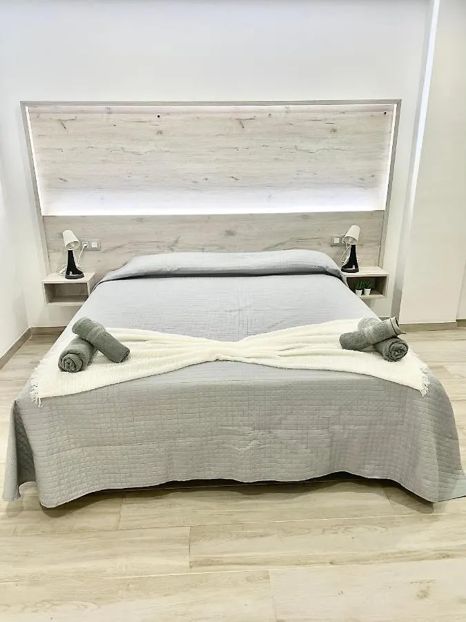 Island Suites Arona